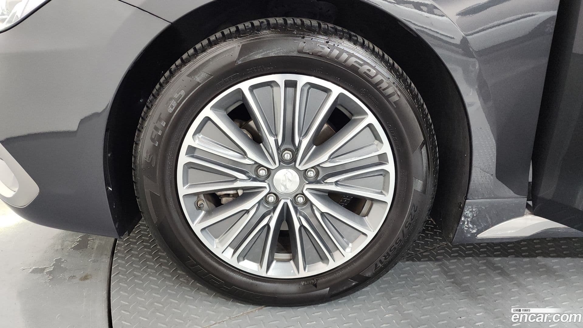 Main__Slider__Photo:Grandeur Hyundai 2018.10-4