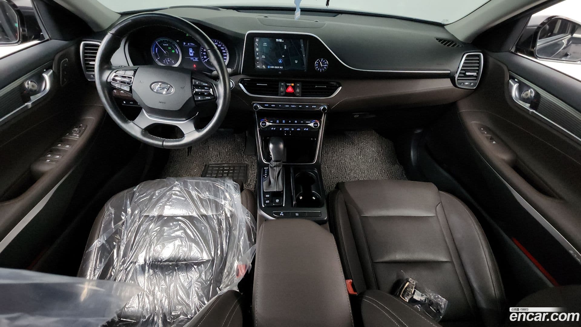 Main__Slider__Photo:Grandeur Hyundai 2018.10-6