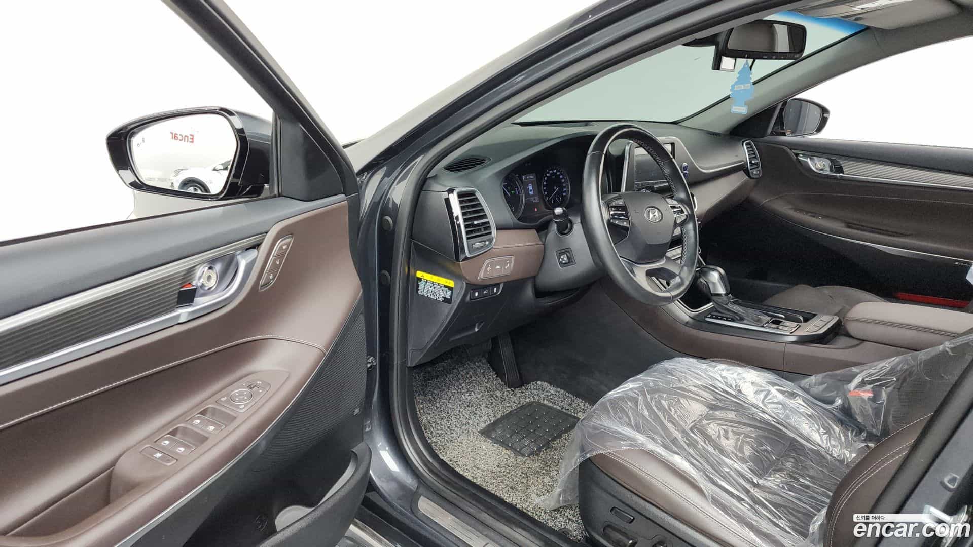 Grandeur Hyundai 2018.10-INNER-010