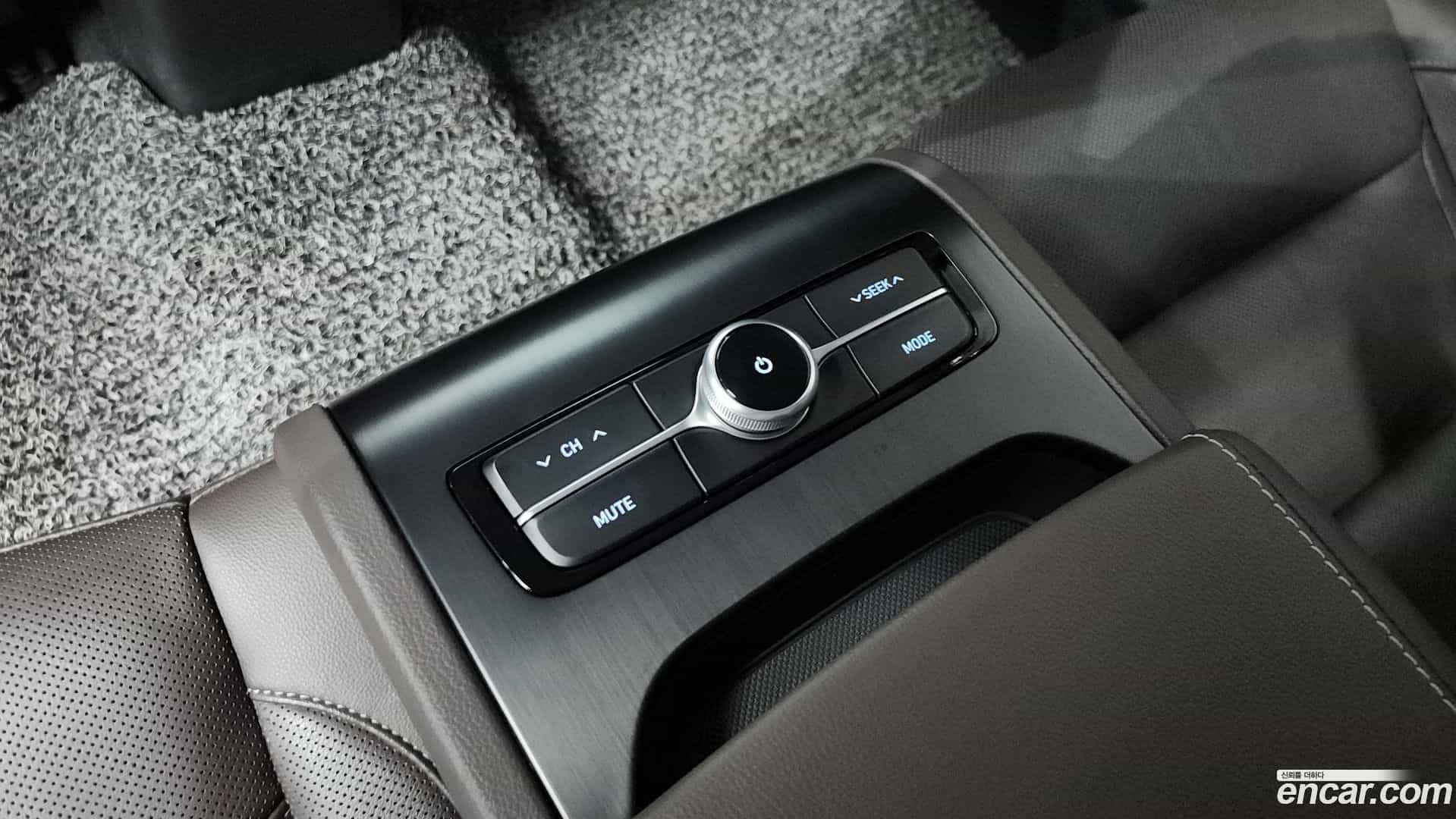 Grandeur Hyundai 2018.10-OPTION-019