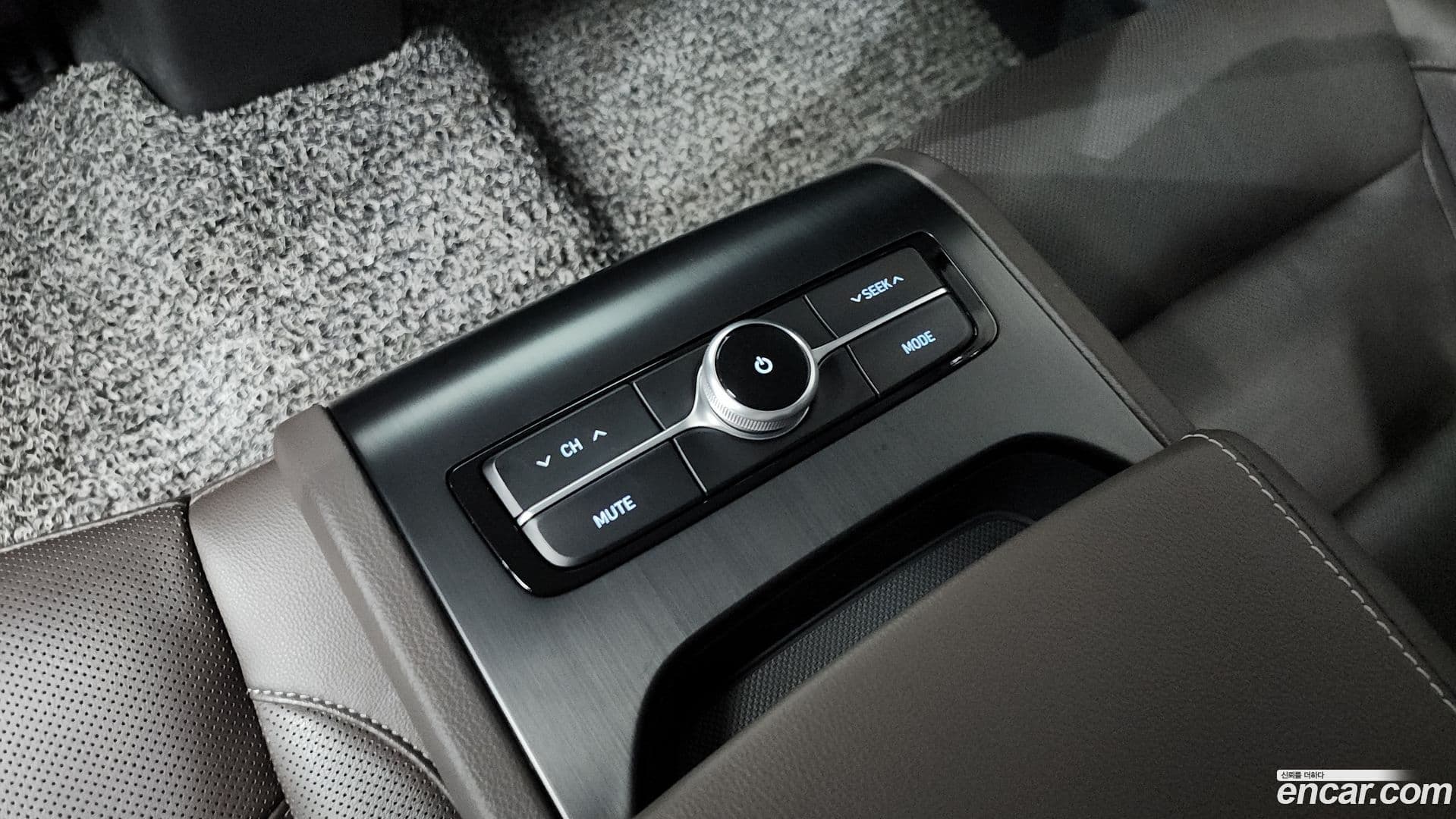 Main__Slider__Photo:Grandeur Hyundai 2018.10-14