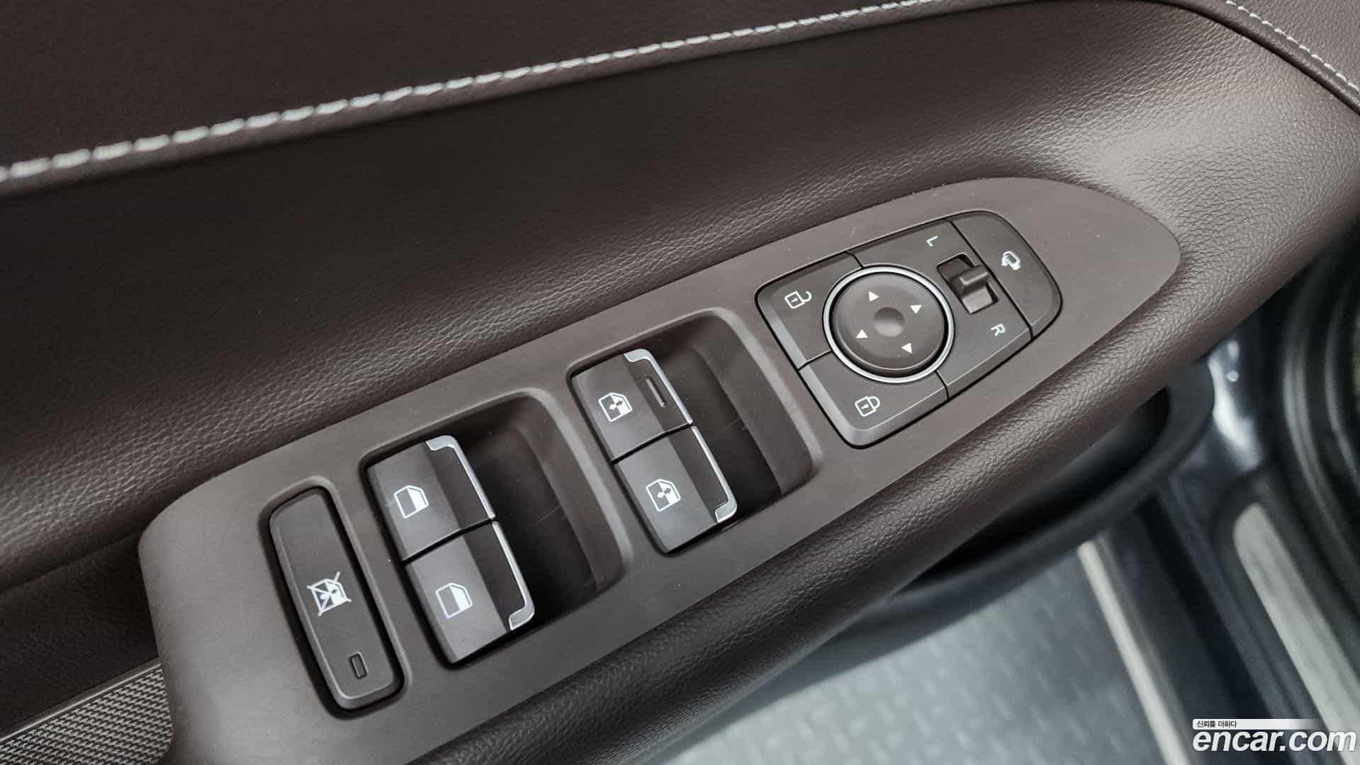 Grandeur Hyundai 2018.10-OPTION-042