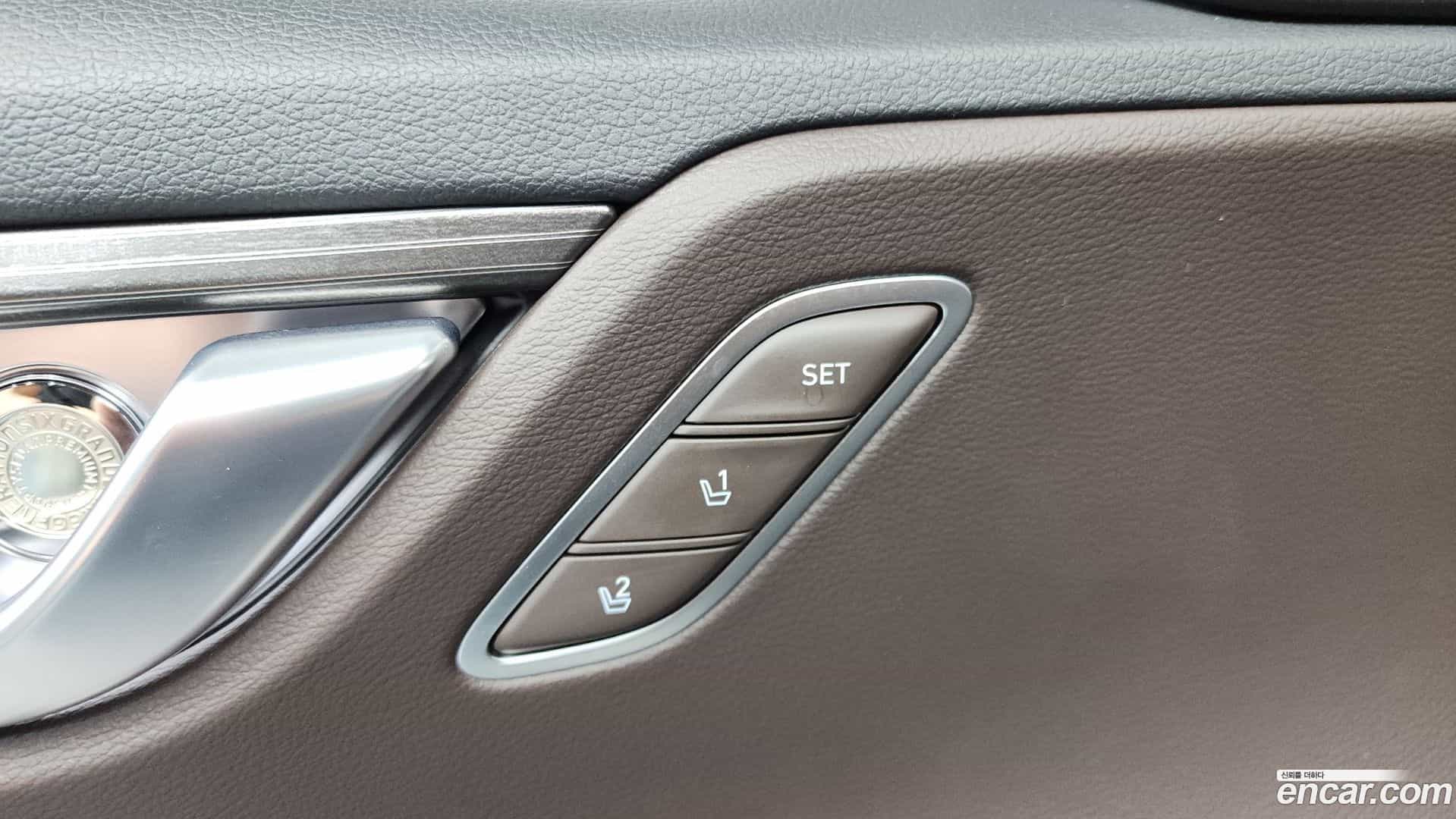 Grandeur Hyundai 2018.10-OPTION-050