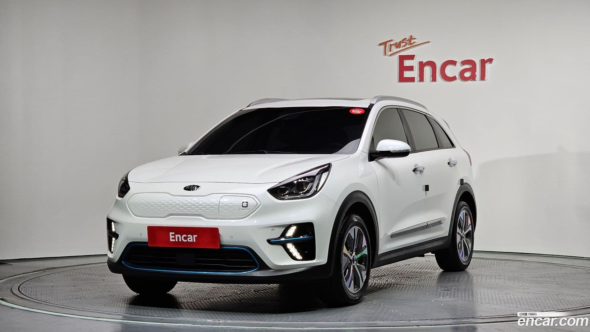 Main__Slider__Photo:Niro Kia 2019.8-0