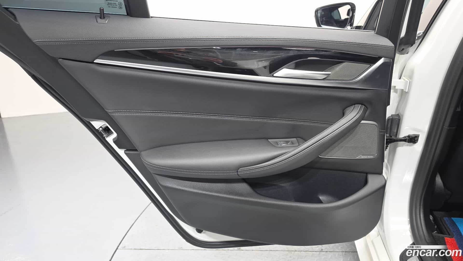 5-Series BMW 2020.11-INNER-035