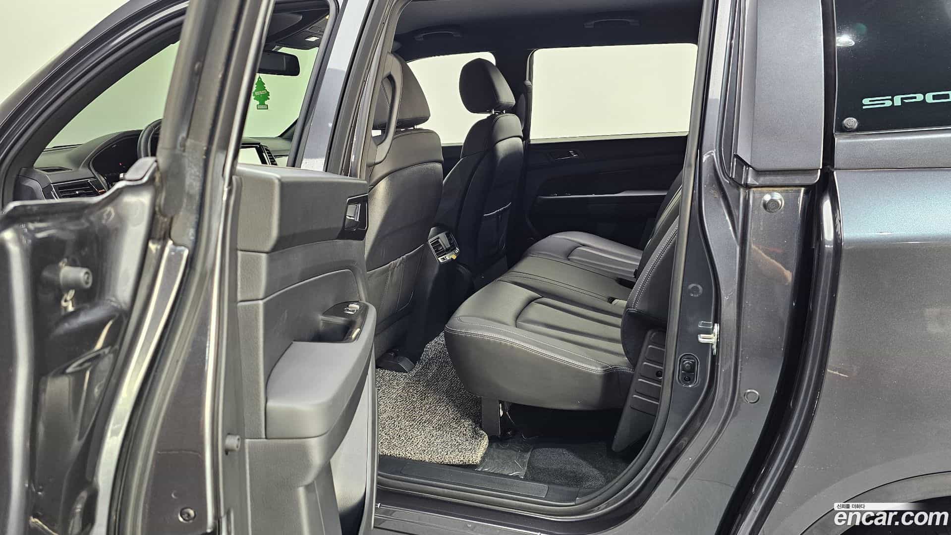Rexton KG Mobility 2021.0-INNER-036