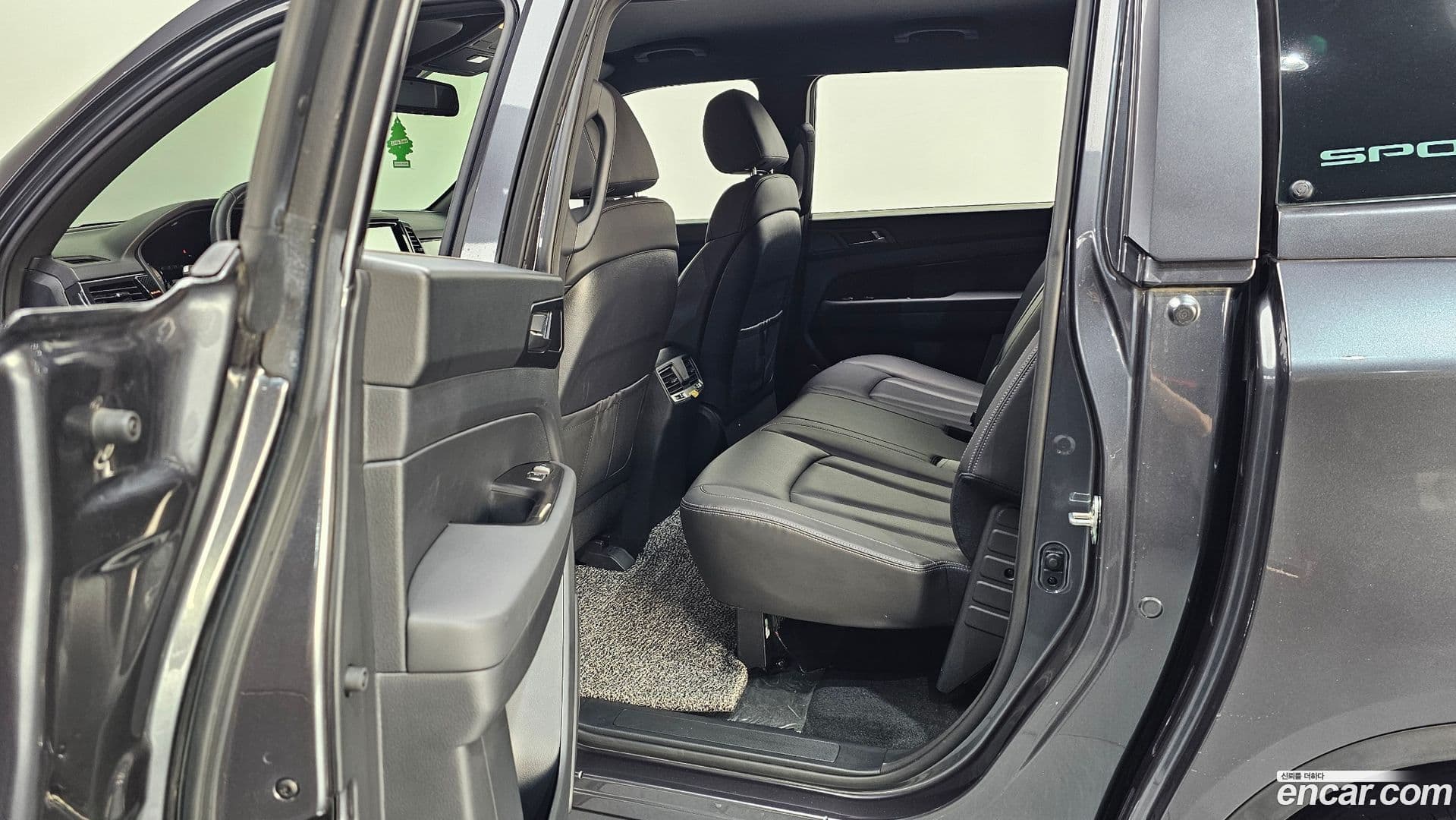 Main__Slider__Photo:Rexton KG Mobility 2021.0-25