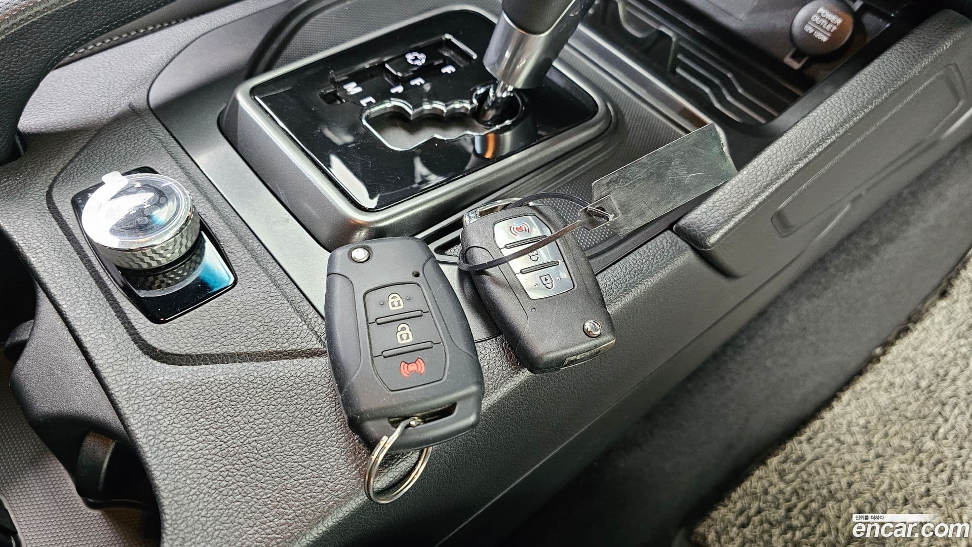 Main__Slider__Photo:Rexton KG Mobility 2021.0-28