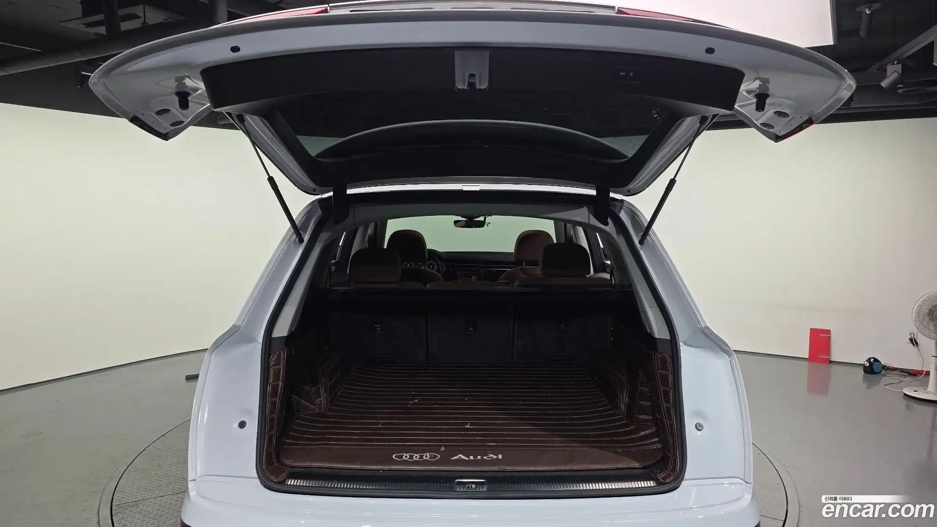 Q7 Audi 2020.4-OPTION-024