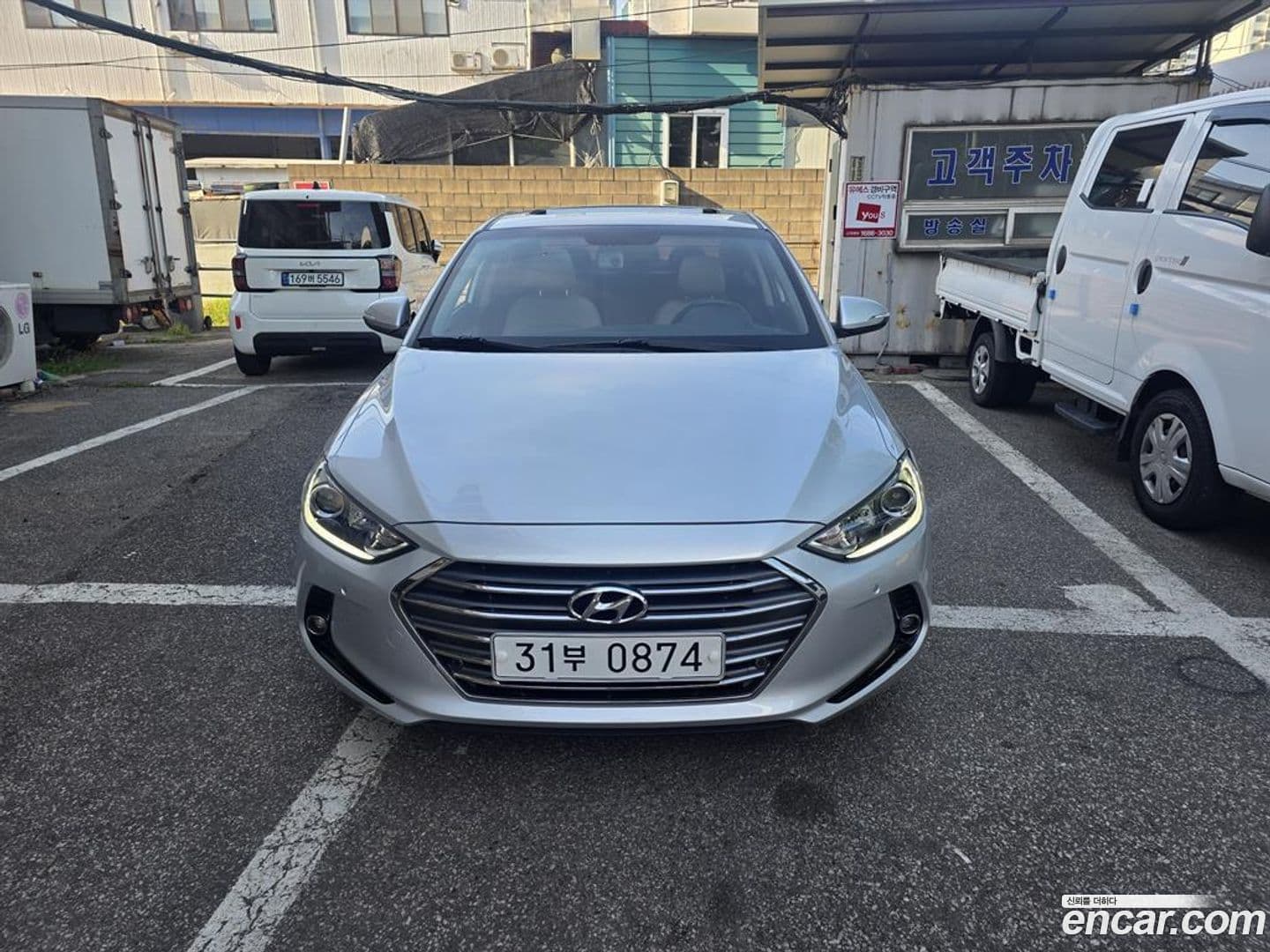 Main__Slider__Photo:AVANTE Hyundai 2015.10-0