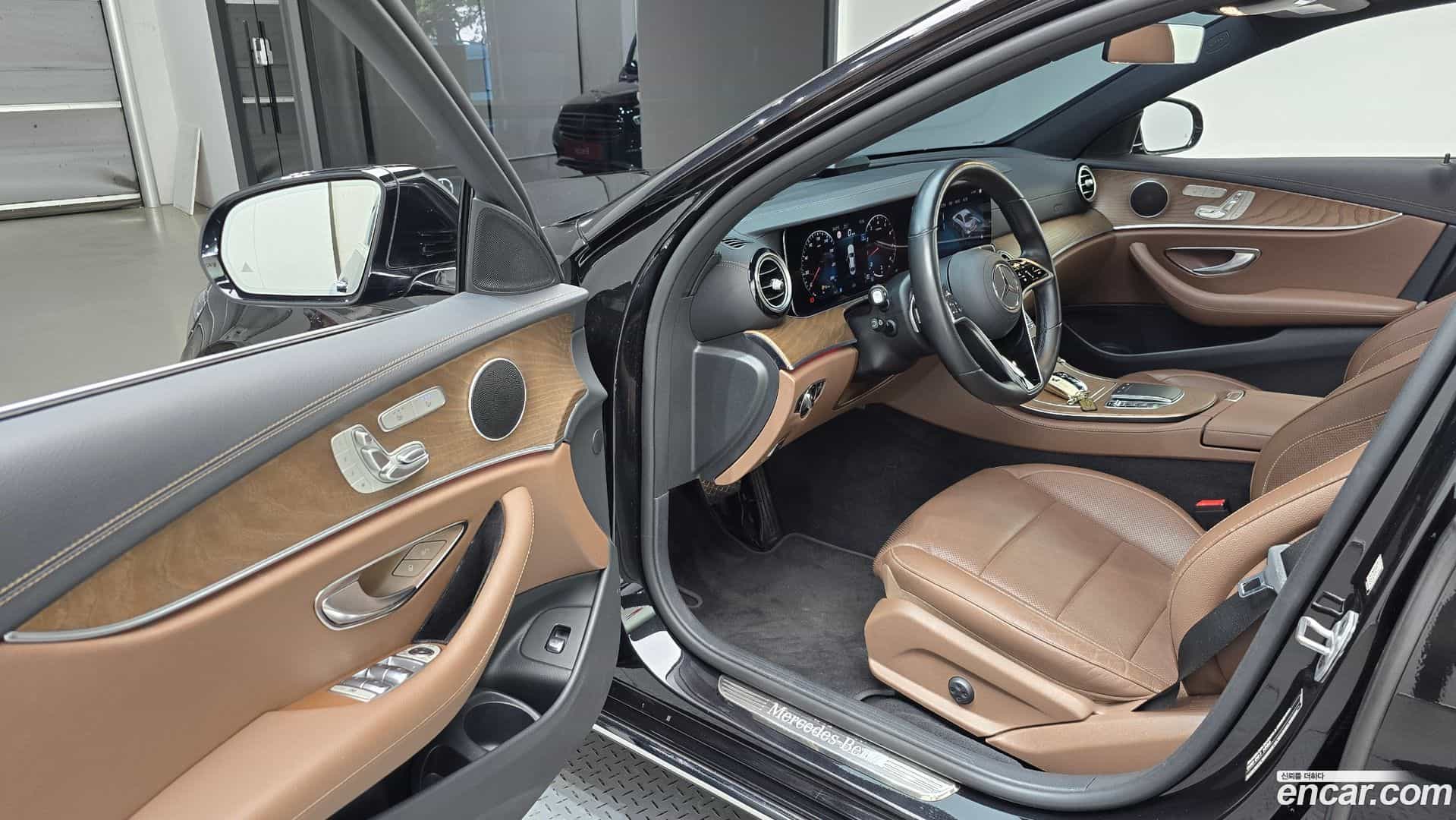 E-Class Mercedes-Benz 2021.2-INNER-010