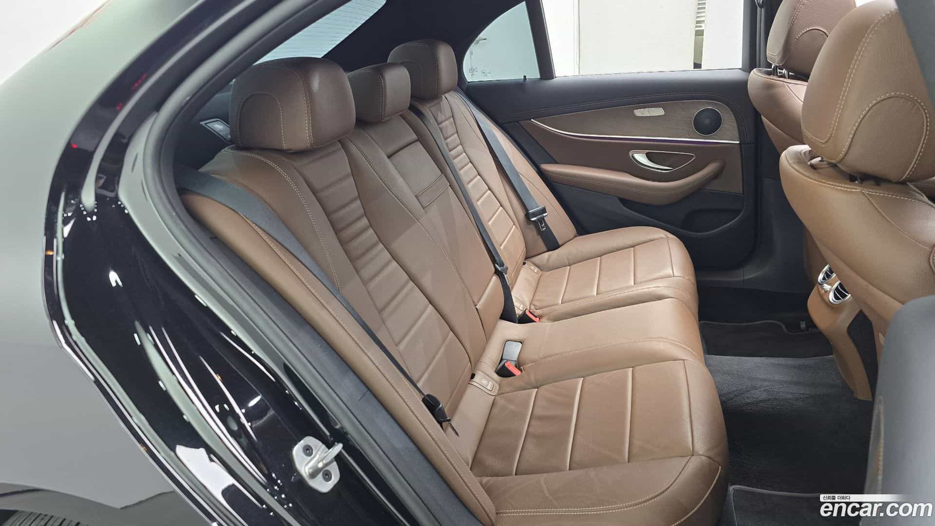 E-Class Mercedes-Benz 2021.2-OPTION-015
