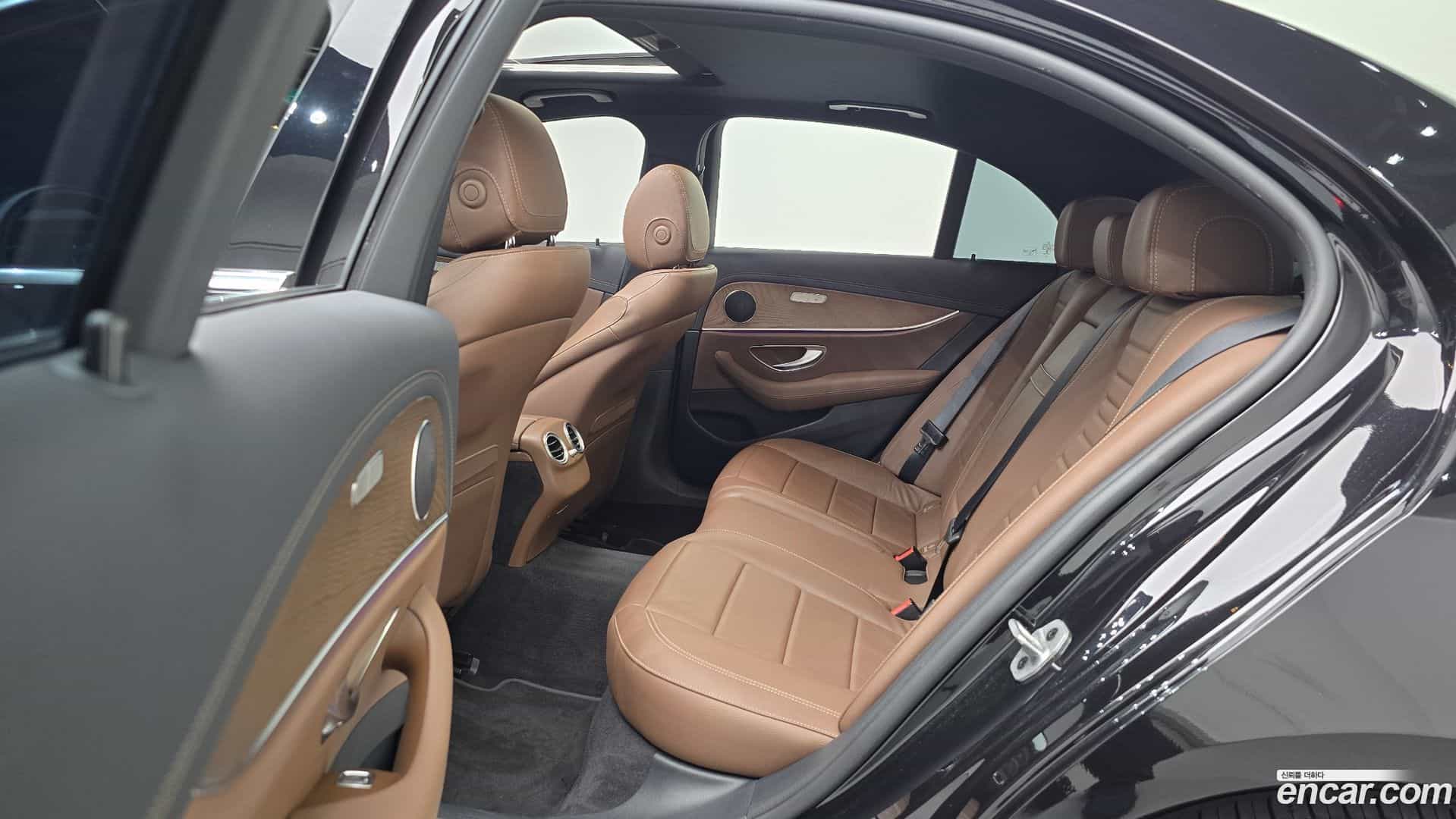 E-Class Mercedes-Benz 2021.2-OPTION-016