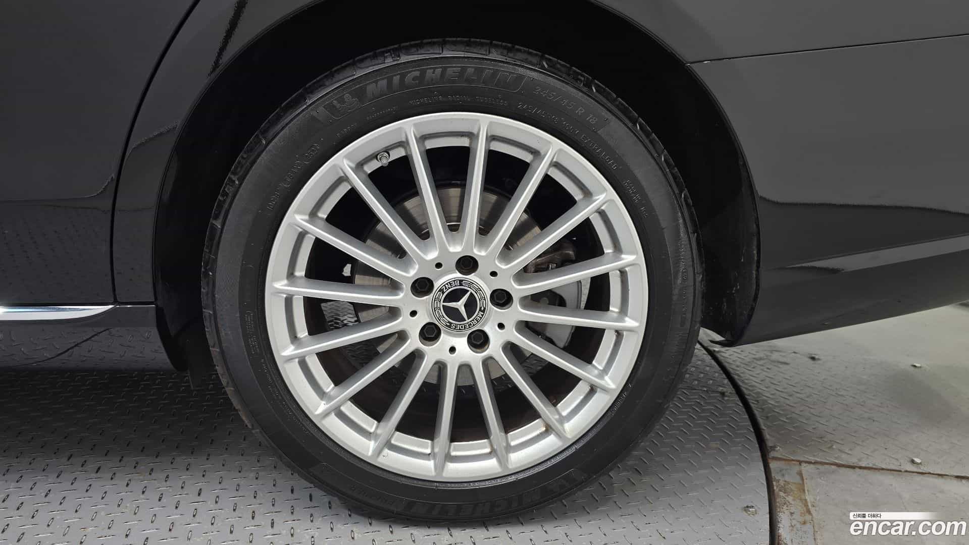 E-Class Mercedes-Benz 2021.2-OUTER-031