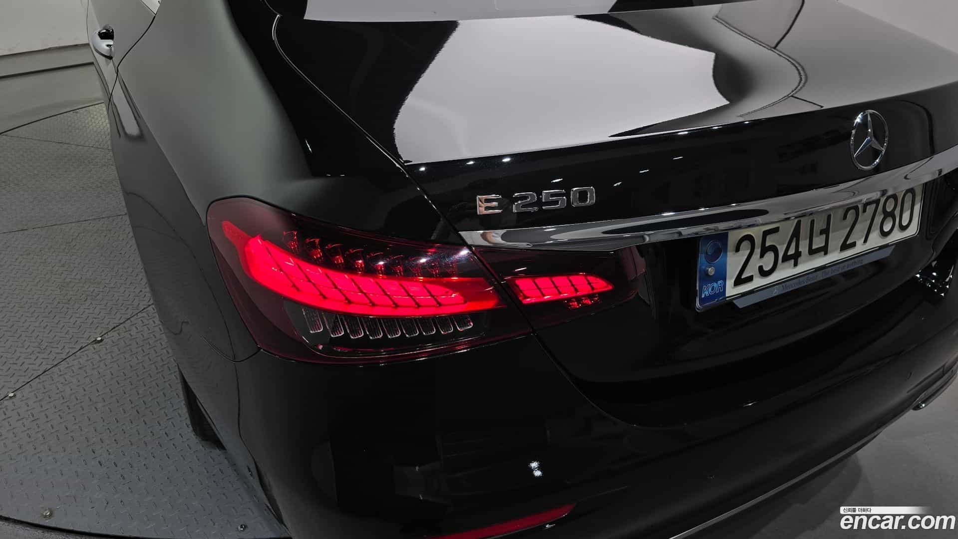 E-Class Mercedes-Benz 2021.2-OUTER-033