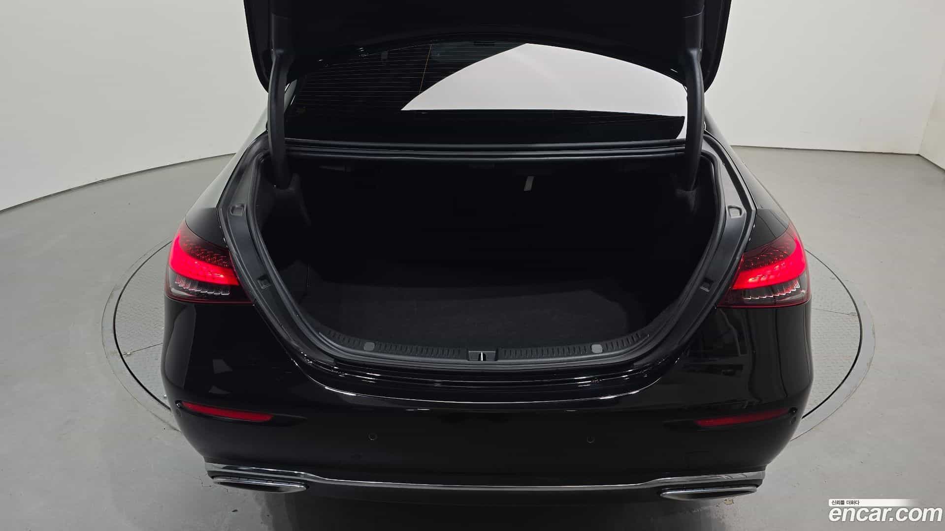 E-Class Mercedes-Benz 2021.2-OPTION-043