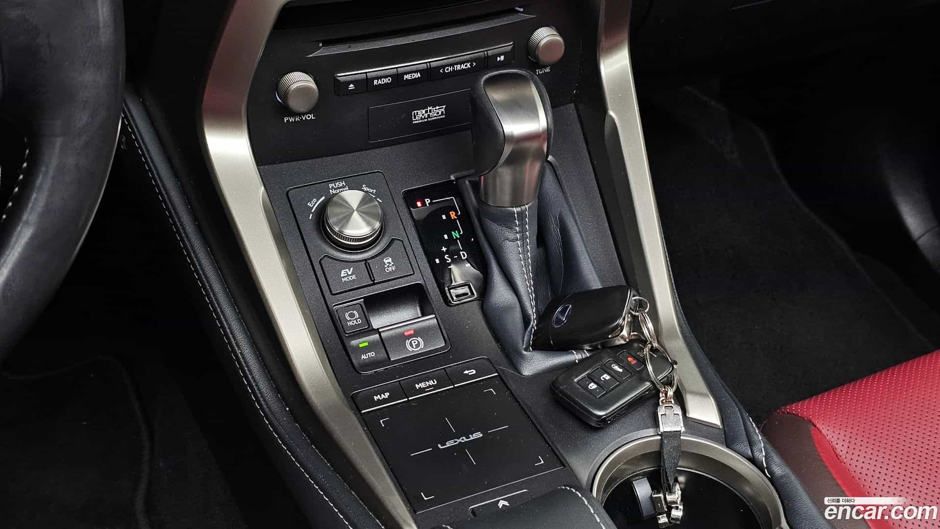 NX Lexus 2017.11-INNER-009