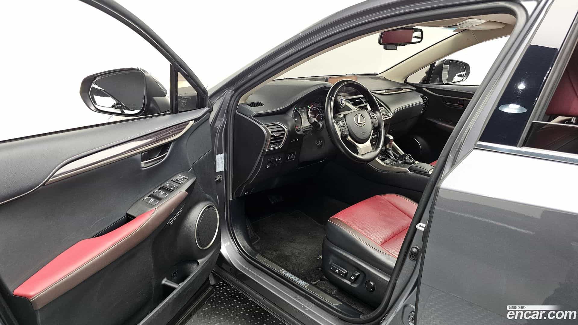 NX Lexus 2017.11-INNER-010