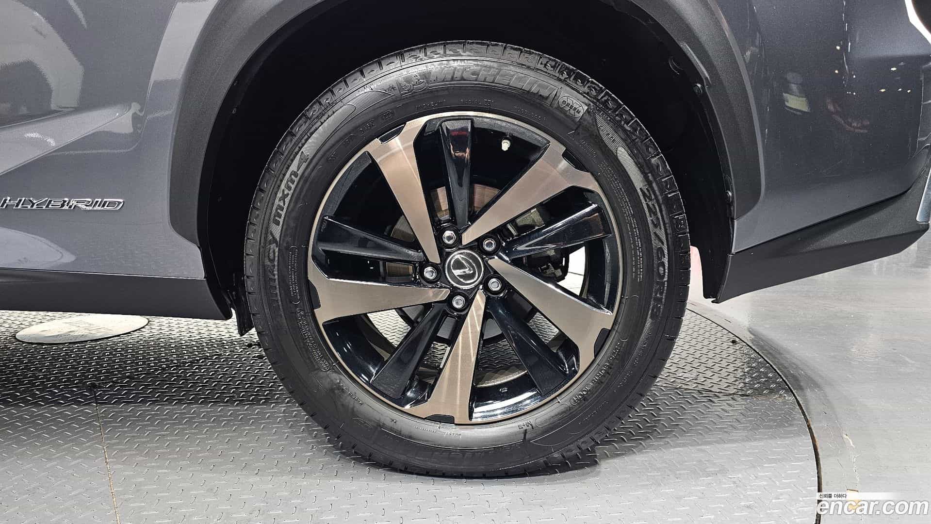NX Lexus 2017.11-OUTER-031