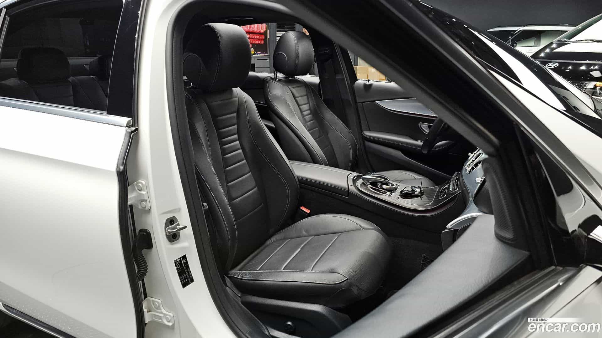 E-Class Mercedes-Benz 2020.0-INNER-010