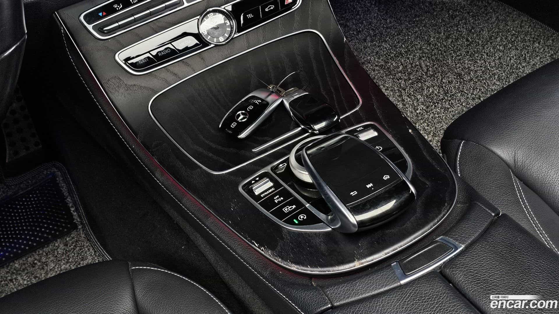 E-Class Mercedes-Benz 2020.0-OPTION-022