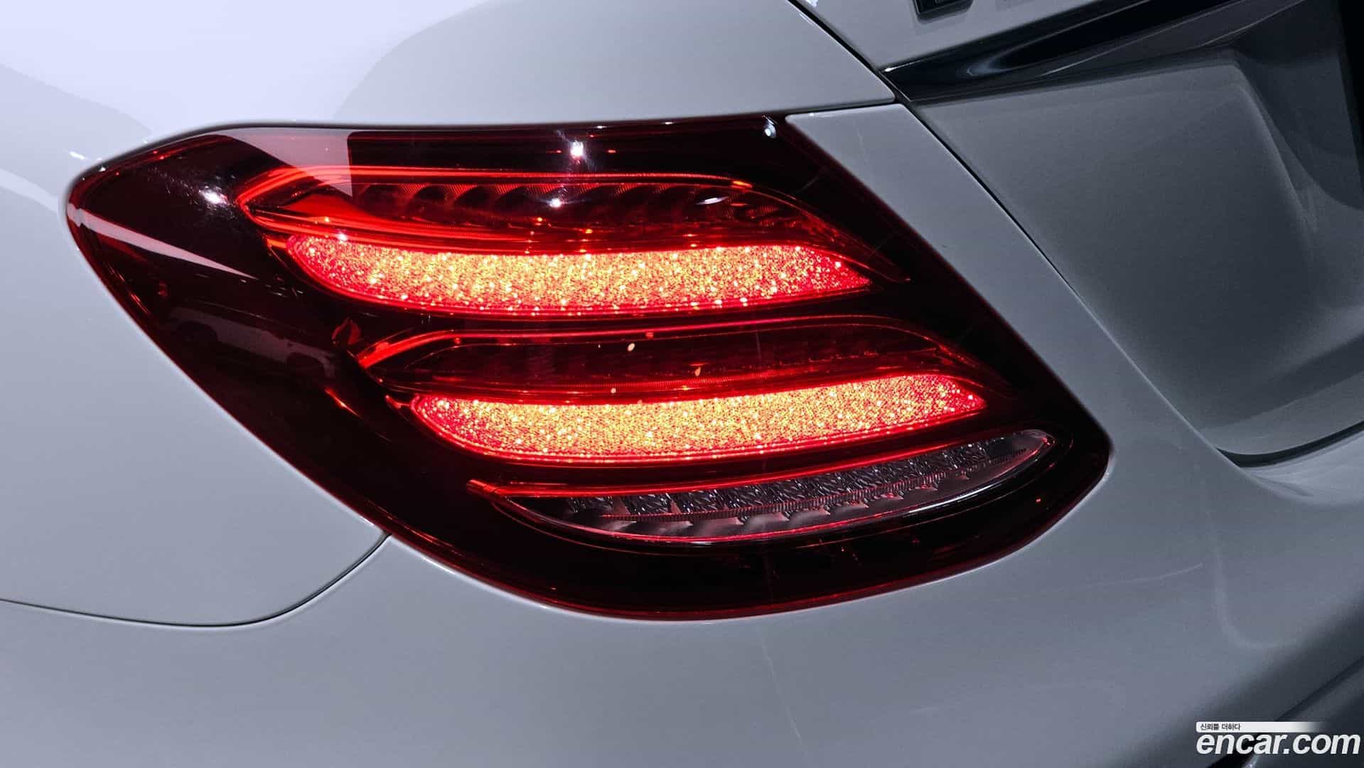 E-Class Mercedes-Benz 2020.0-OUTER-033