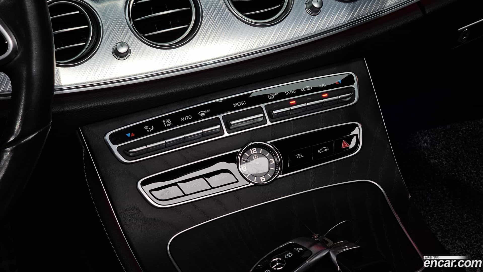E-Class Mercedes-Benz 2020.0-OPTION-042