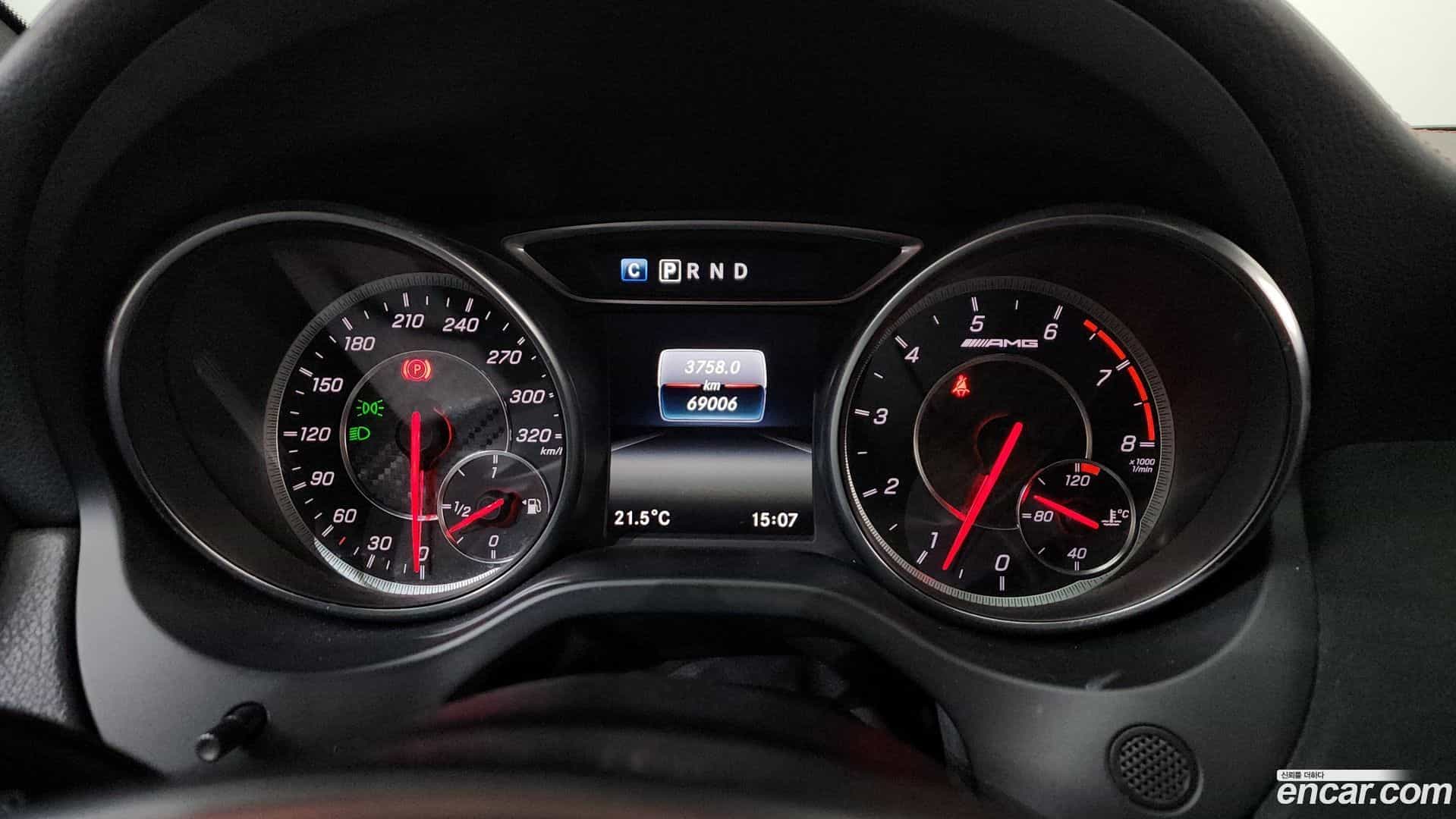 CLA-Class Mercedes-Benz 2018.7-INNER-008