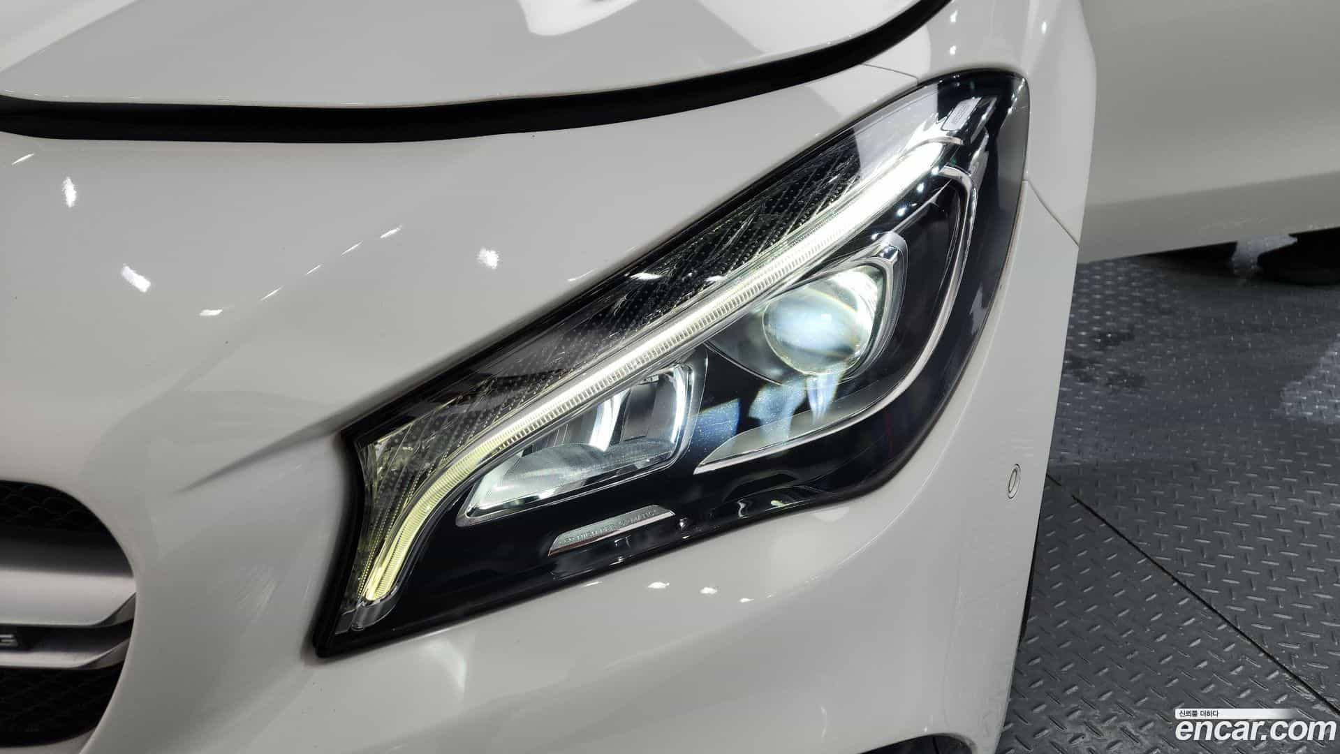CLA-Class Mercedes-Benz 2018.7-OUTER-032