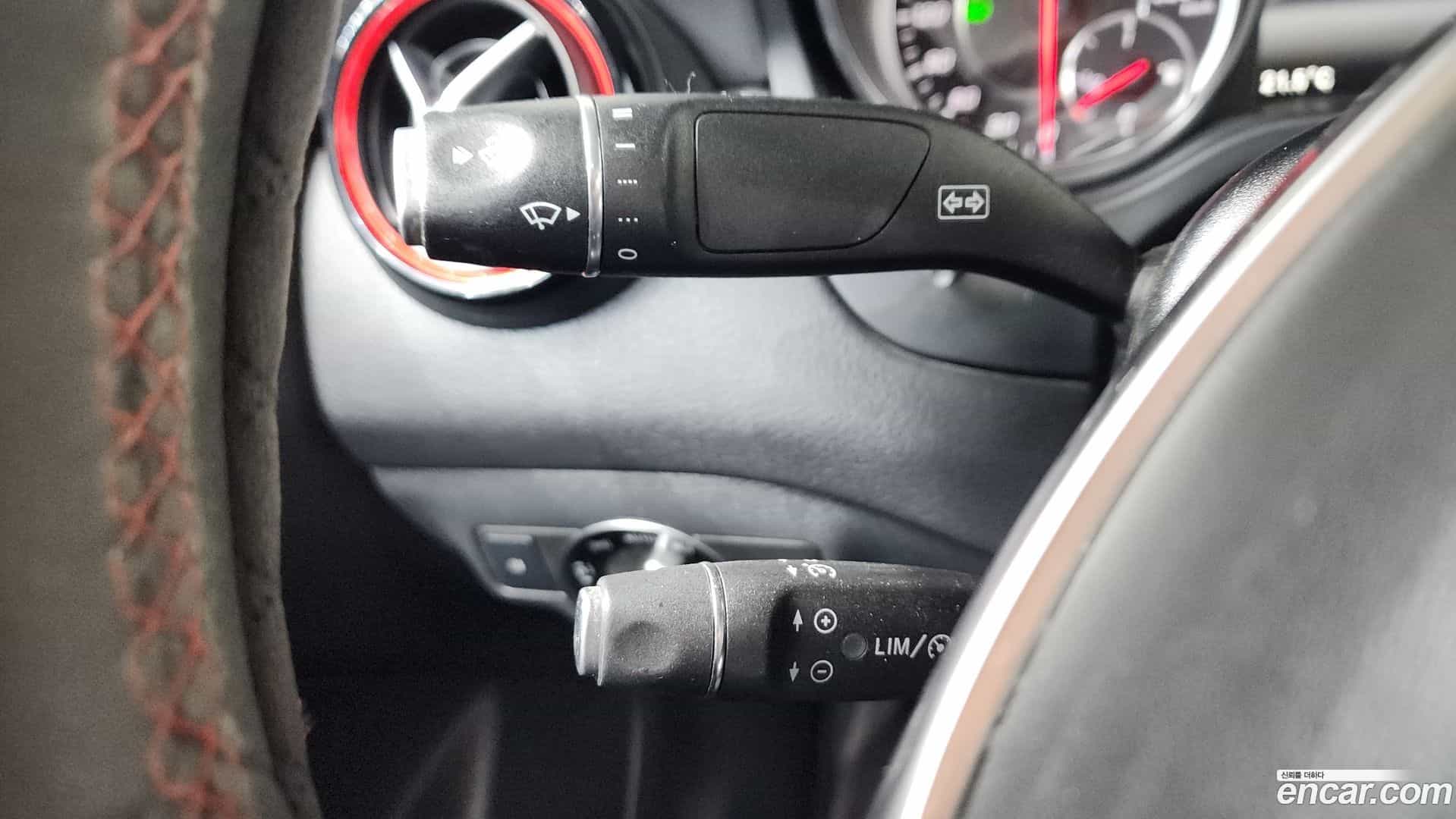 CLA-Class Mercedes-Benz 2018.7-OPTION-043