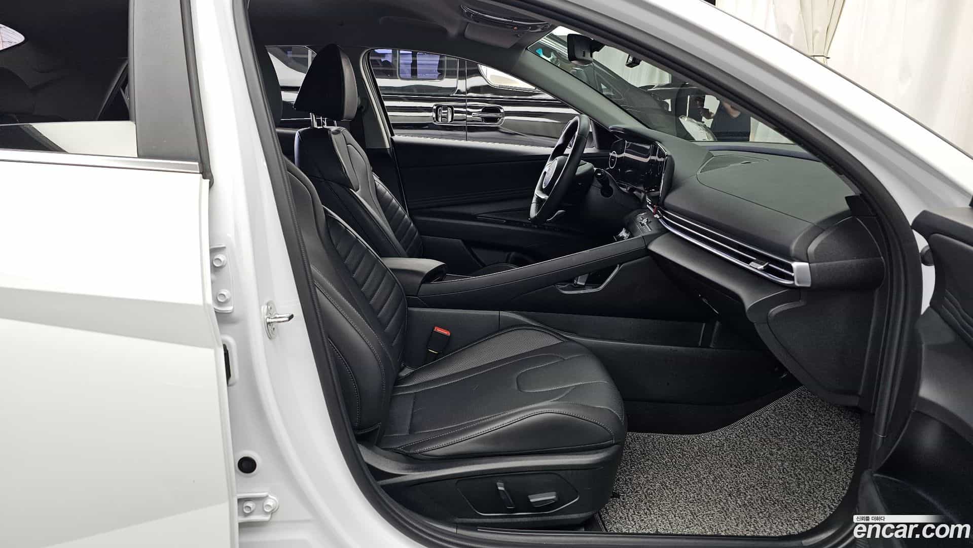 AVANTE Hyundai 2024.1-OPTION-015