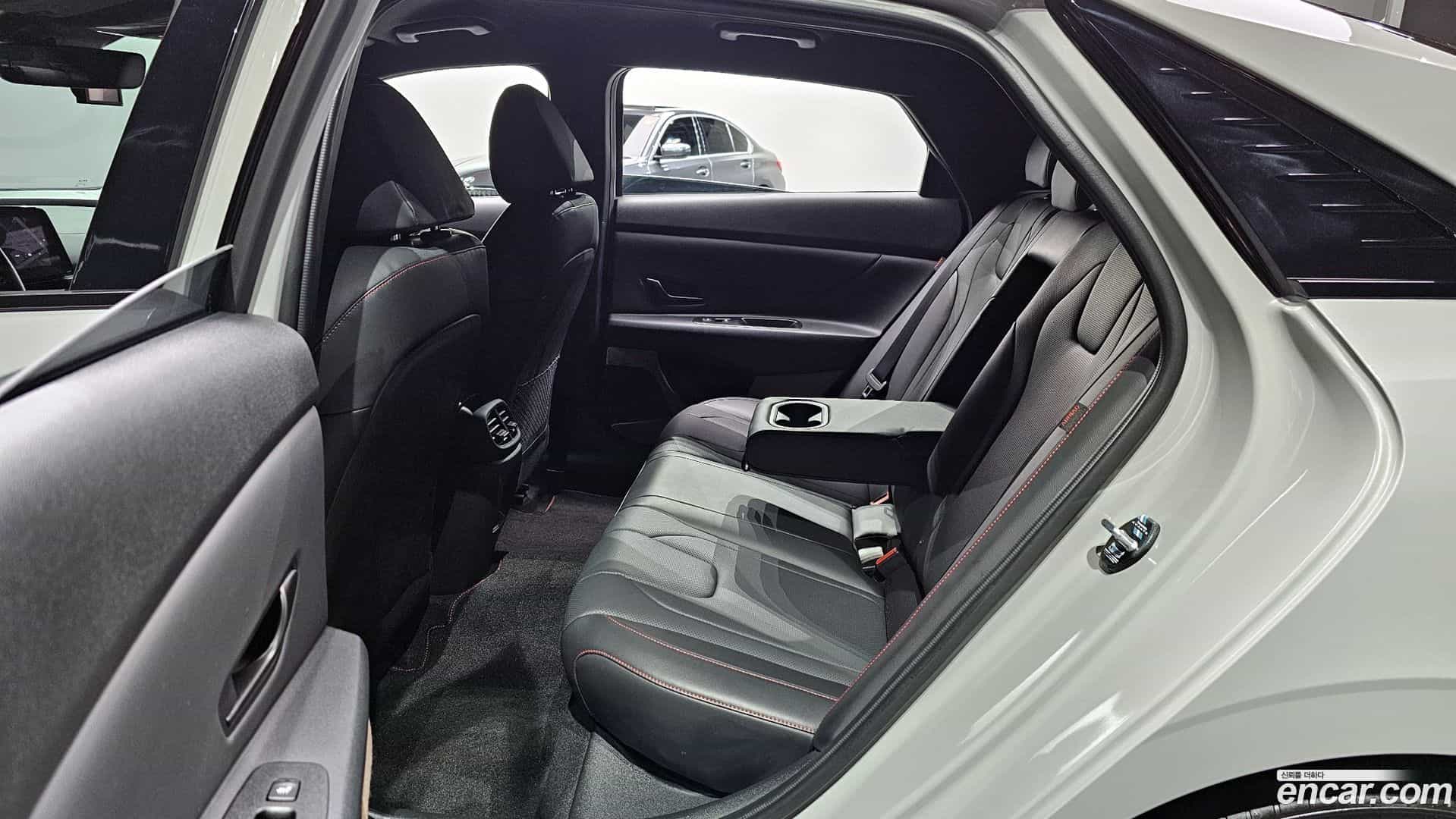 AVANTE Hyundai 2023.9-OPTION-015