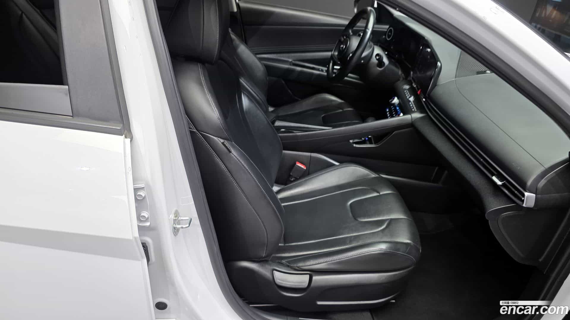 AVANTE Hyundai 2021.7-OPTION-015