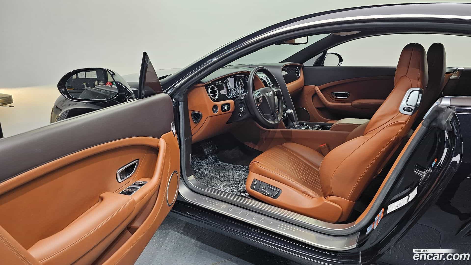 Continental Bentley 2015.10-INNER-010