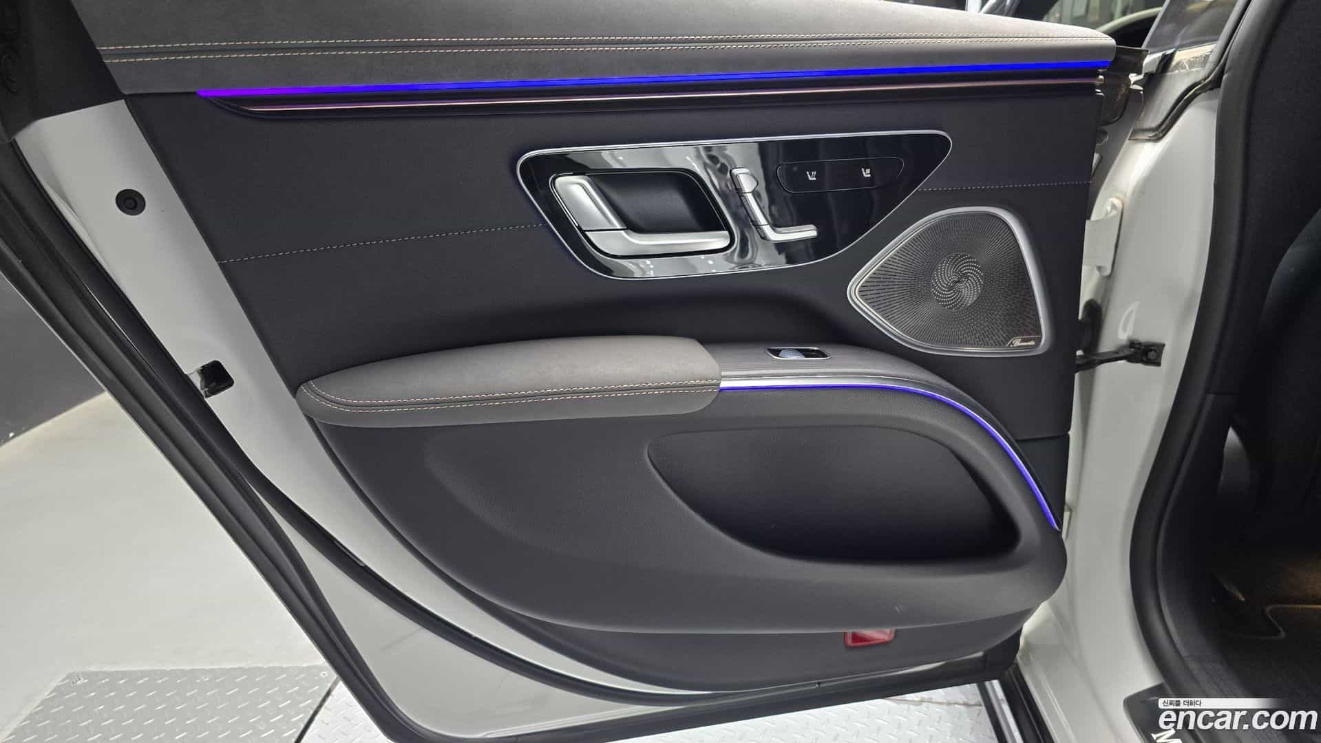 EQS Mercedes-Benz 2023.9-INNER-035