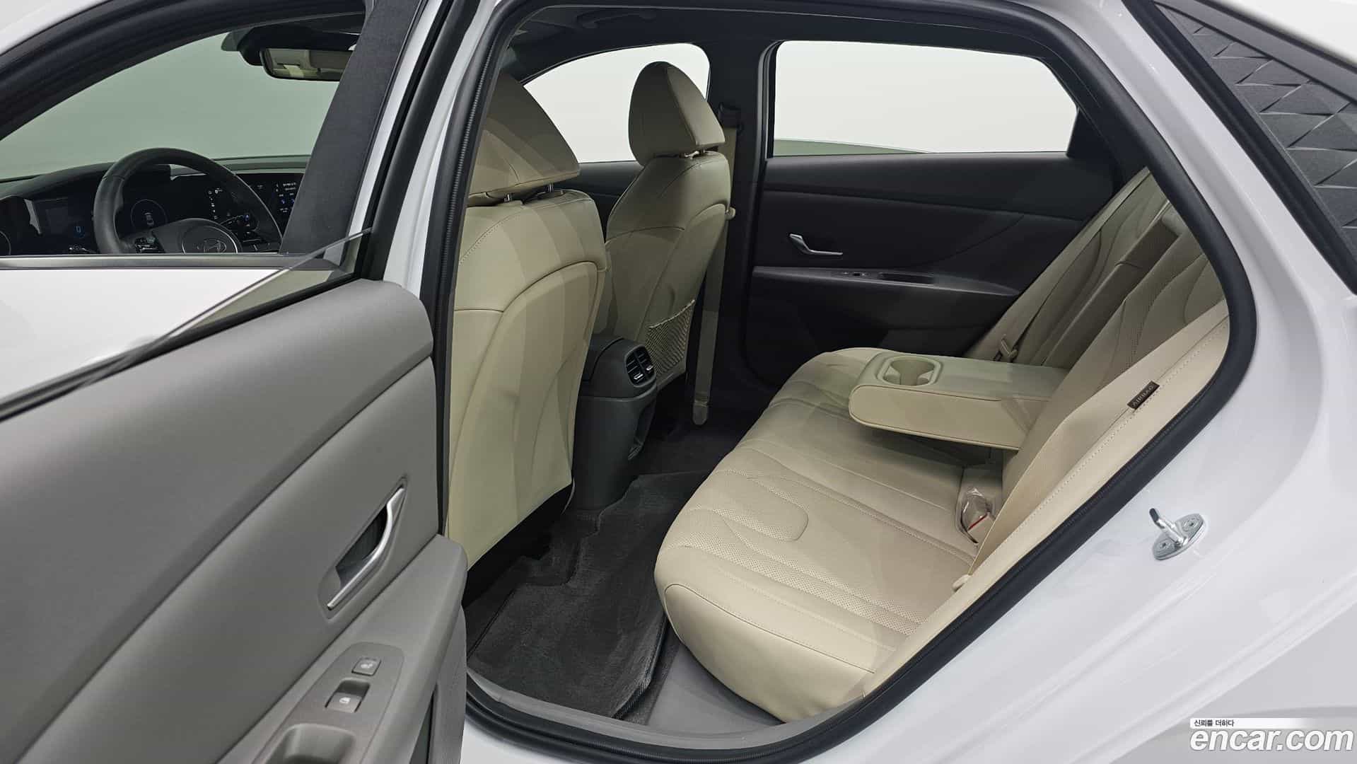 AVANTE Hyundai 2023.3-OPTION-015