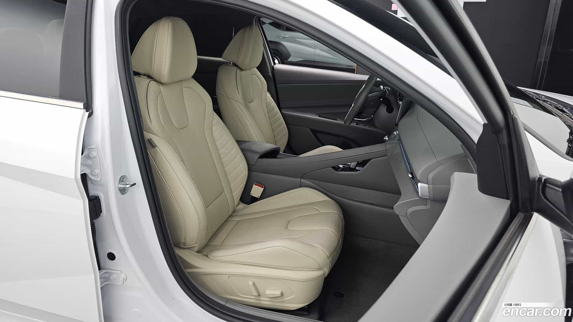 AVANTE Hyundai 2023.3-OPTION-016