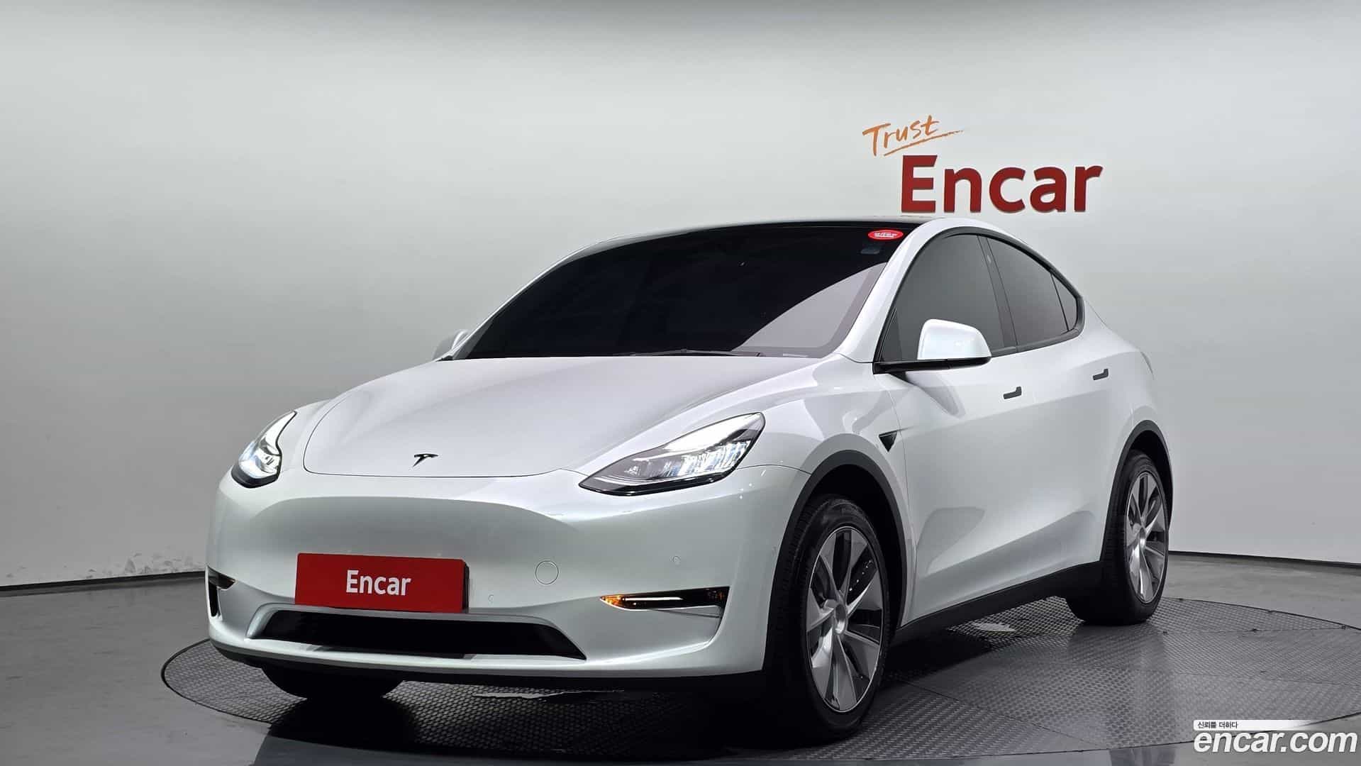 Model Y Tesla 2021.7-OUTER-001