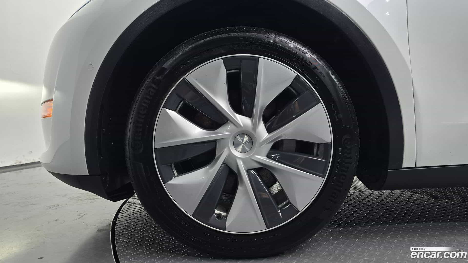 Model Y Tesla 2021.7-OUTER-005