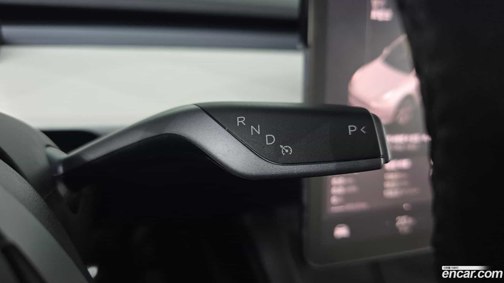 Model Y Tesla 2021.7-INNER-009