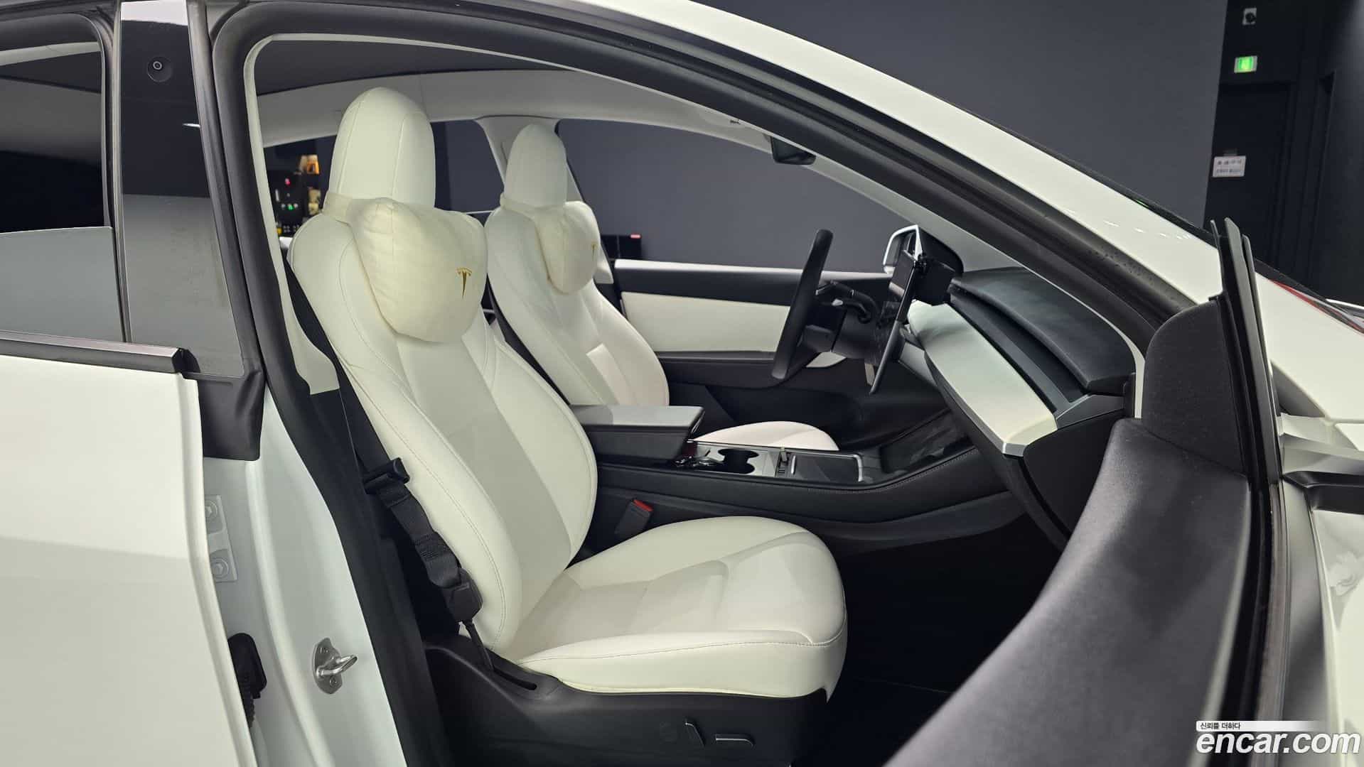 Model Y Tesla 2021.7-INNER-010