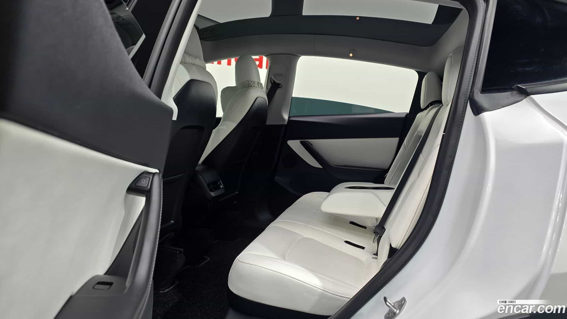 Model Y Tesla 2021.7-OPTION-016