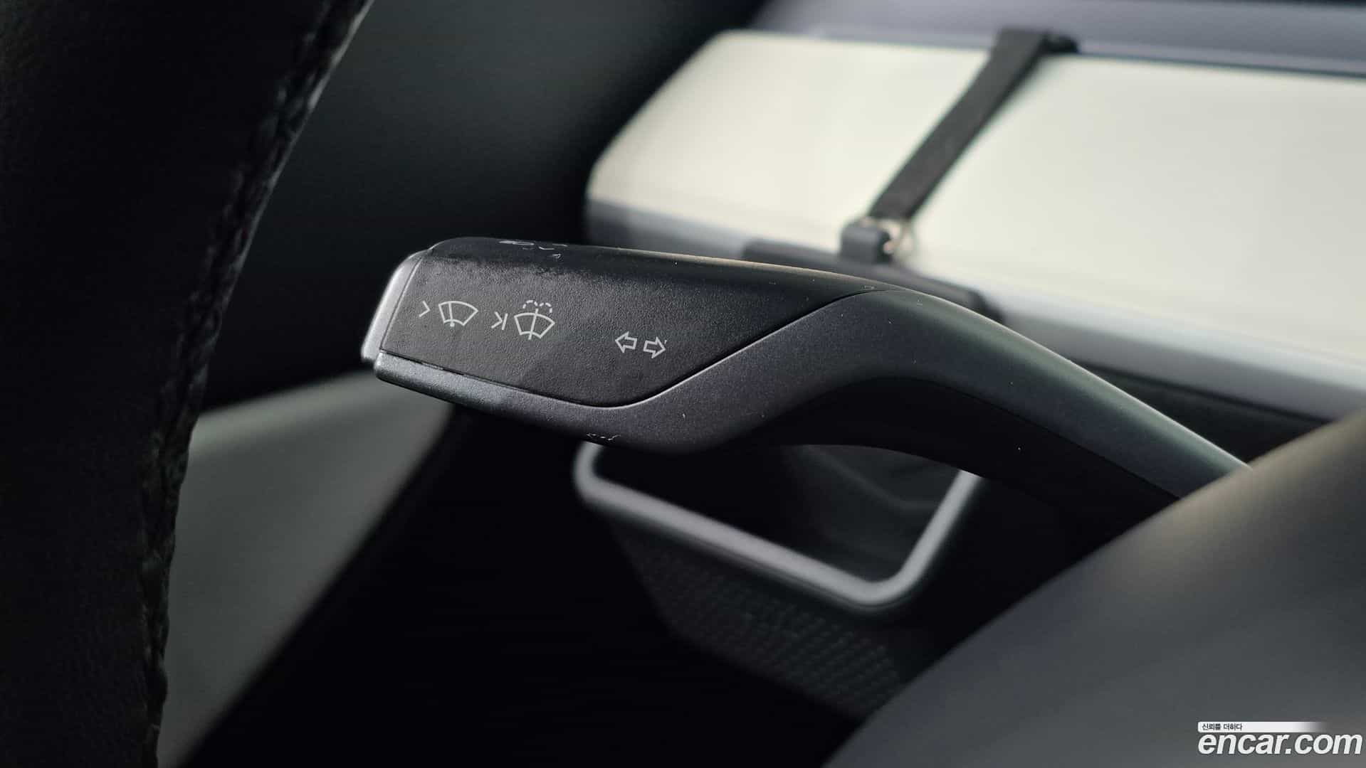 Model Y Tesla 2021.7-OPTION-018