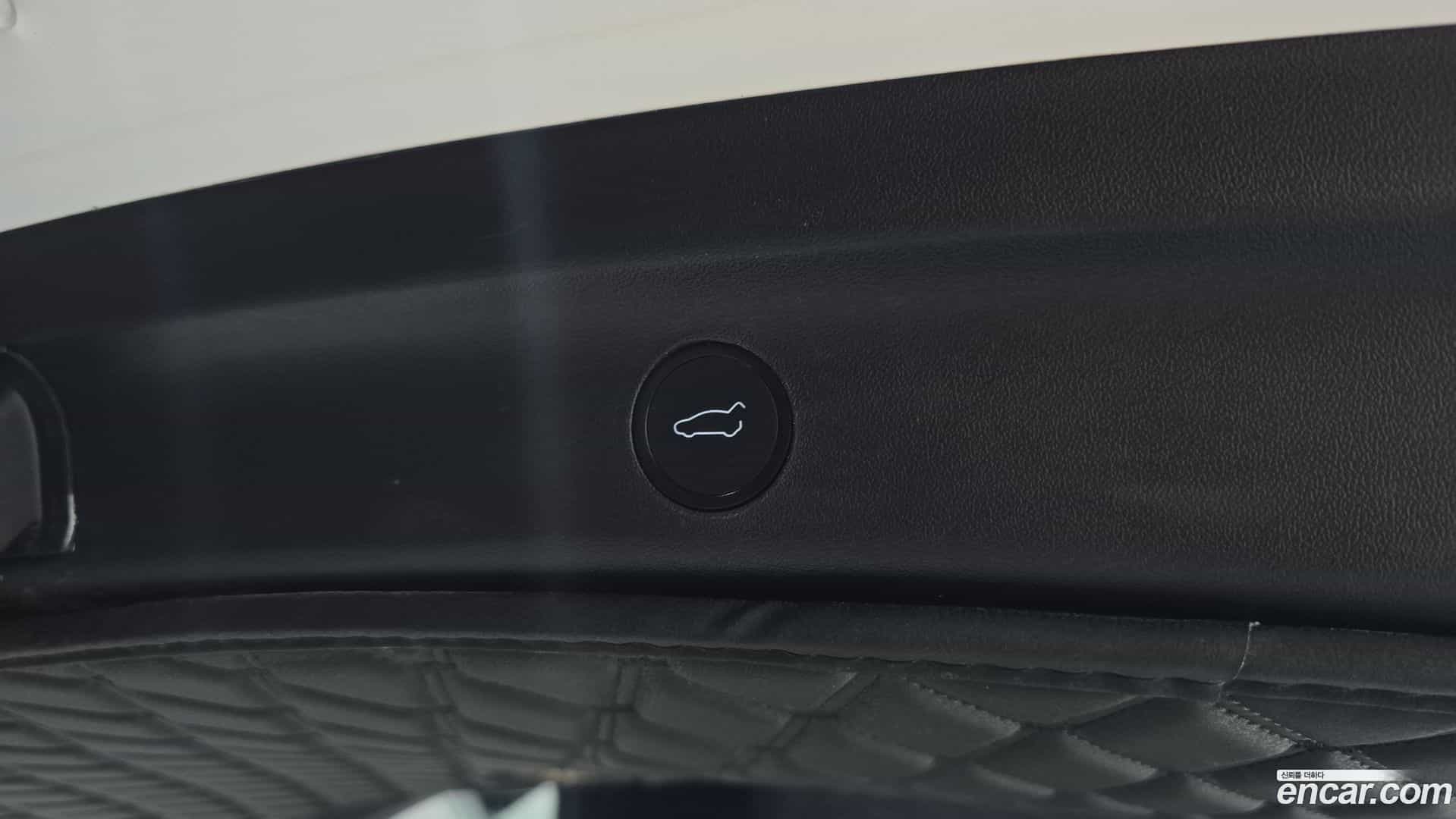 Model Y Tesla 2021.7-OPTION-022