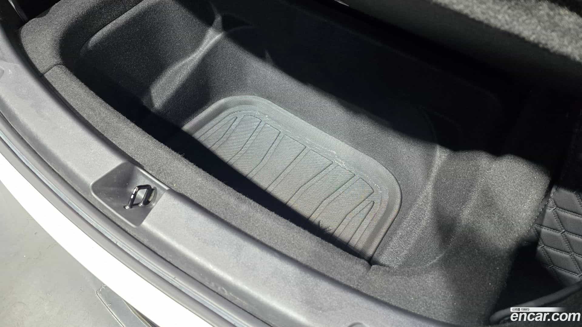 Model Y Tesla 2021.7-OPTION-043