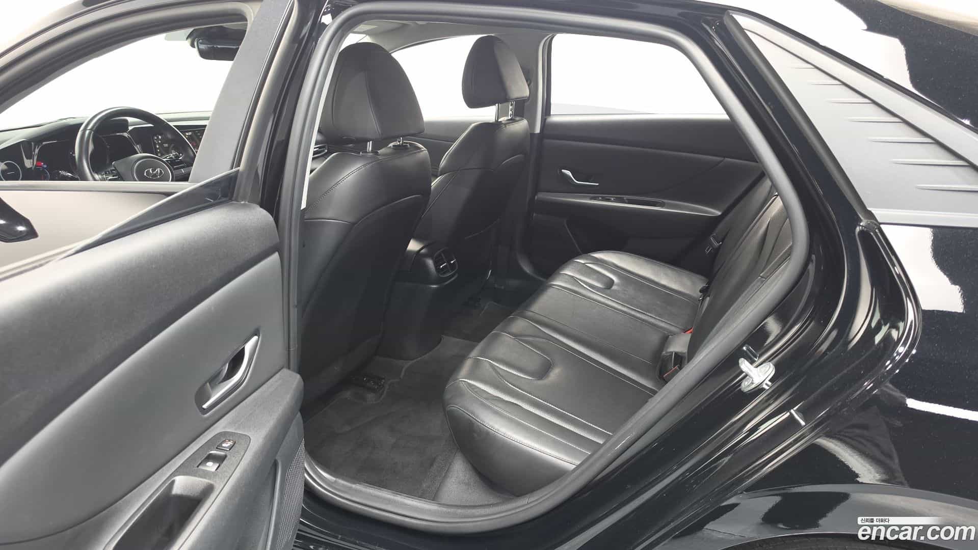 AVANTE Hyundai 2022.3-OPTION-016