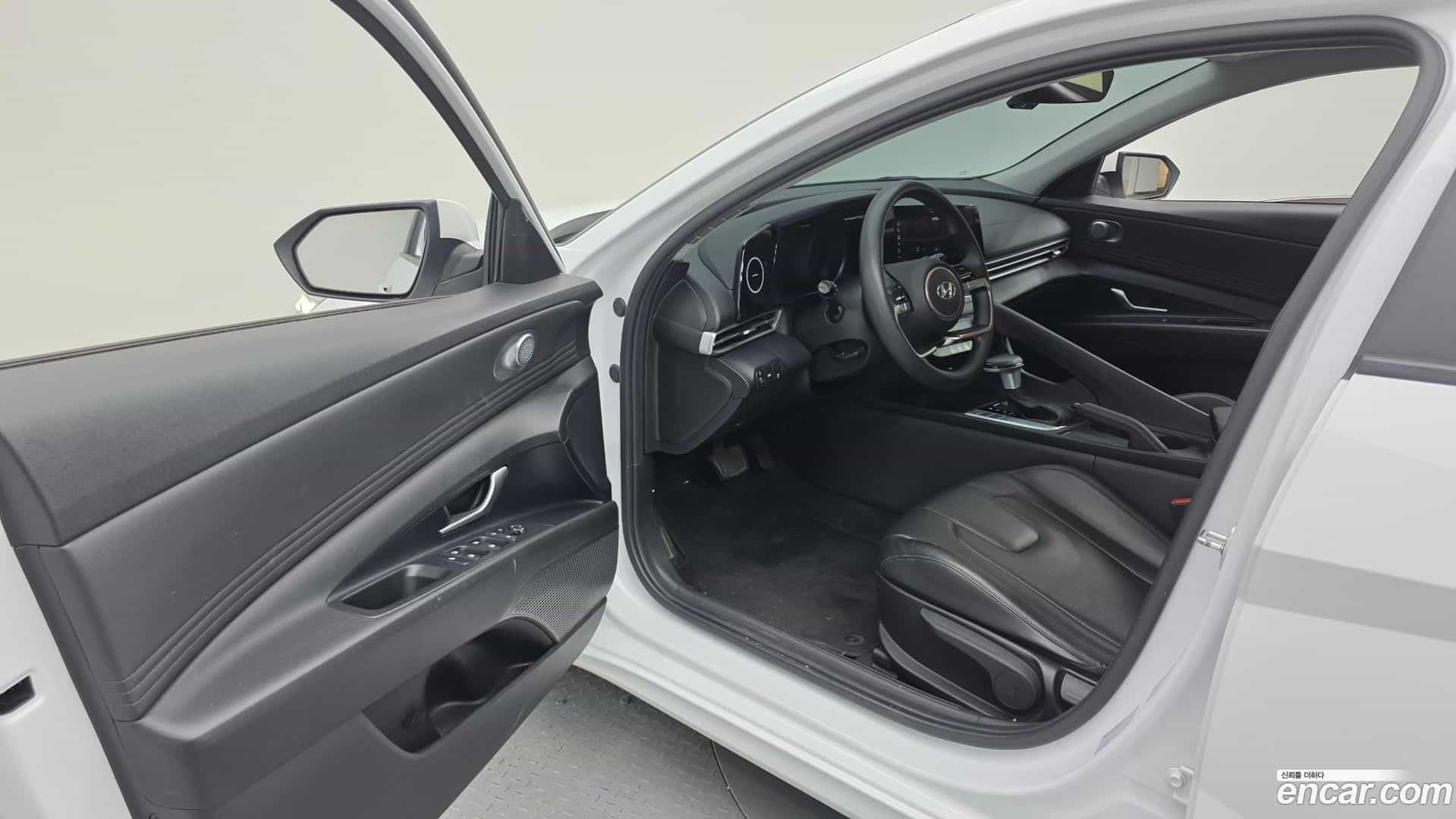 AVANTE Hyundai 2020.3-INNER-010