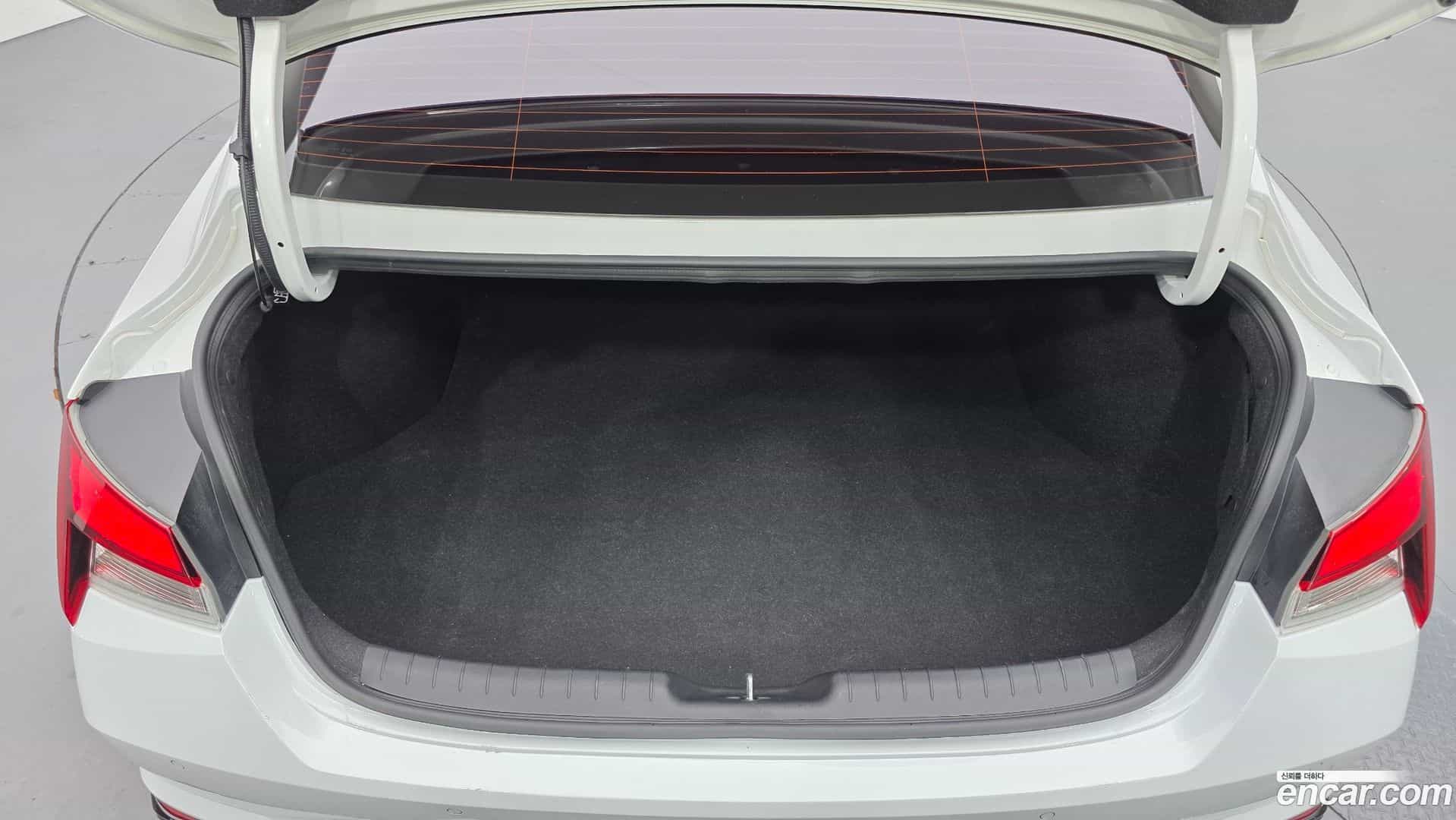 AVANTE Hyundai 2020.3-OPTION-024