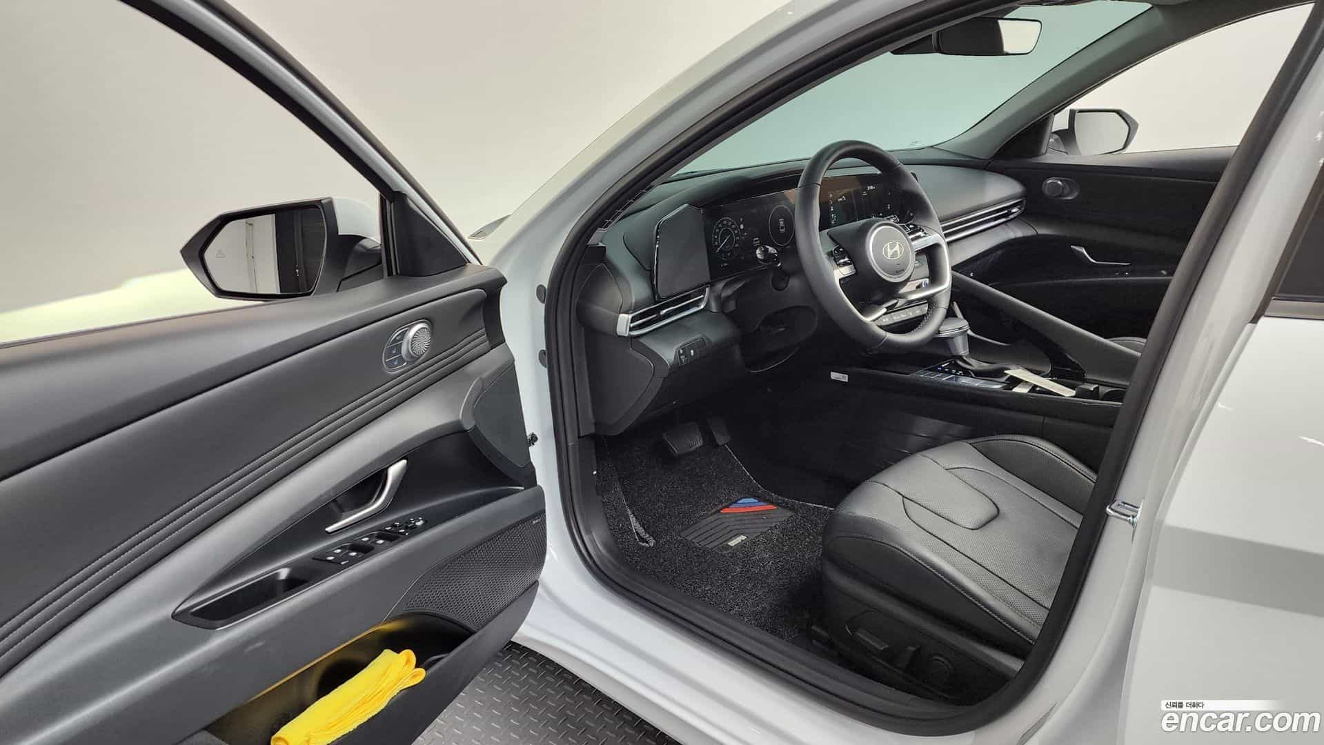 AVANTE Hyundai 2025.10-INNER-010