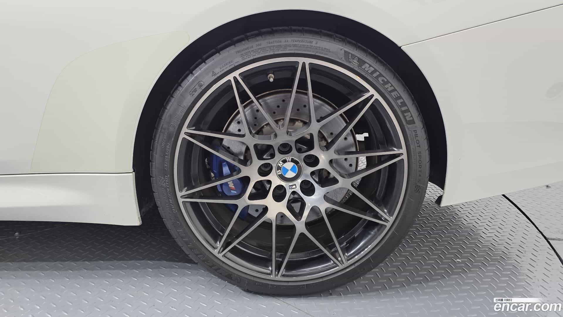 M4 BMW 2017.11-OUTER-031